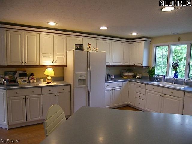 7635 Fields Road Chagrin Falls, OH 44023 - Photo 8 of 17