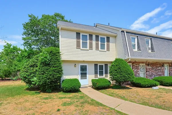 $319,000 | 335 East Washington Street, Unit 5, North Attleboro, MA 02760