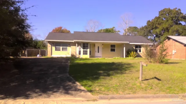 $1,700 | 5775 Ventura Lane, Pensacola, FL 32526