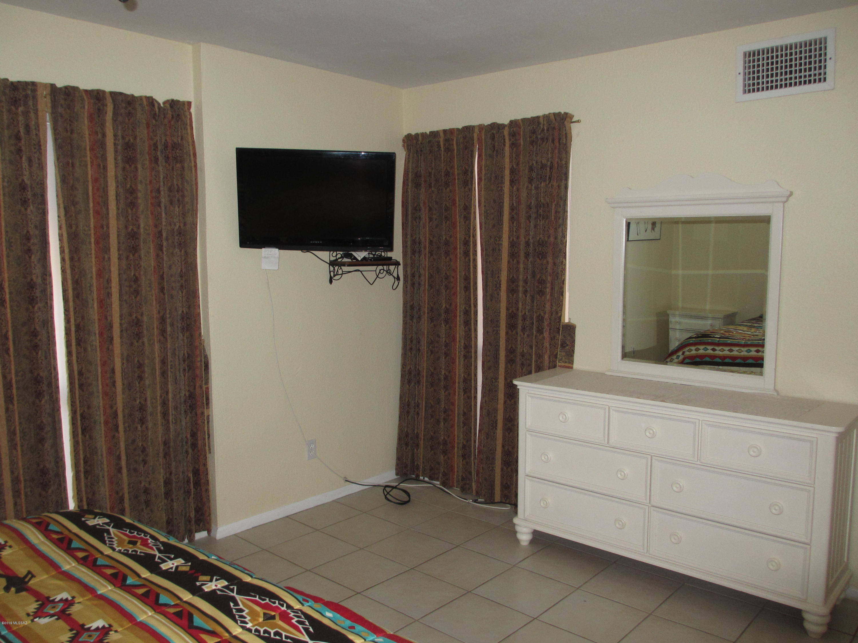 409 B Sykes Circle Rio Rico, AZ 85648 - Photo 15 of 26