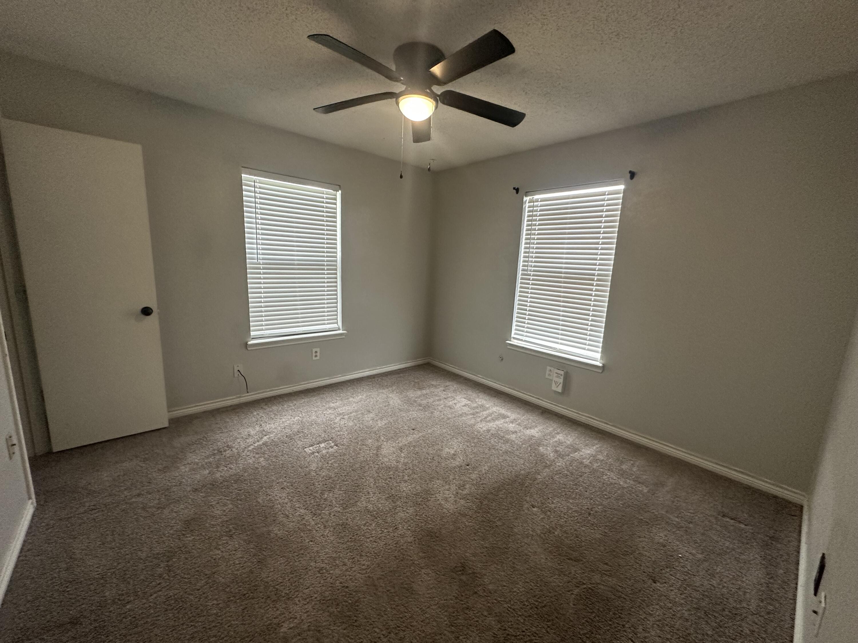 4810 35th Street Lubbock, TX 79414 - Photo 9 of 11 IMG_5287