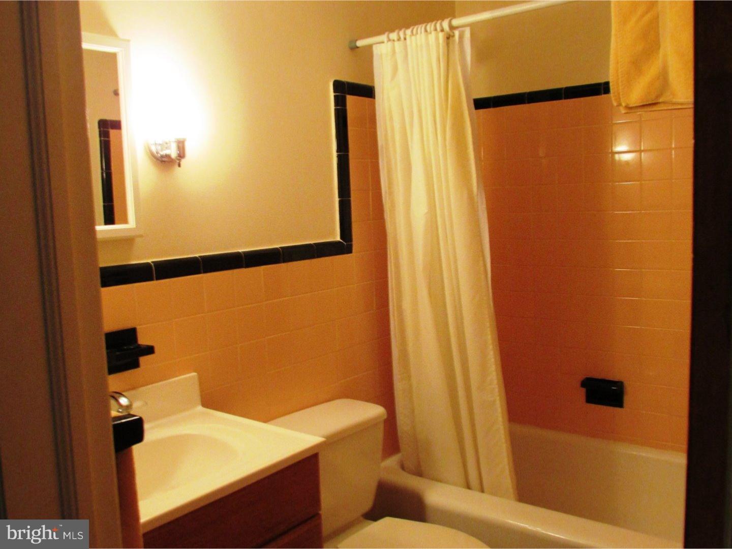 407 Yale Road Haddon Township, NJ 08033 - Photo 18 of 24 Bathroom