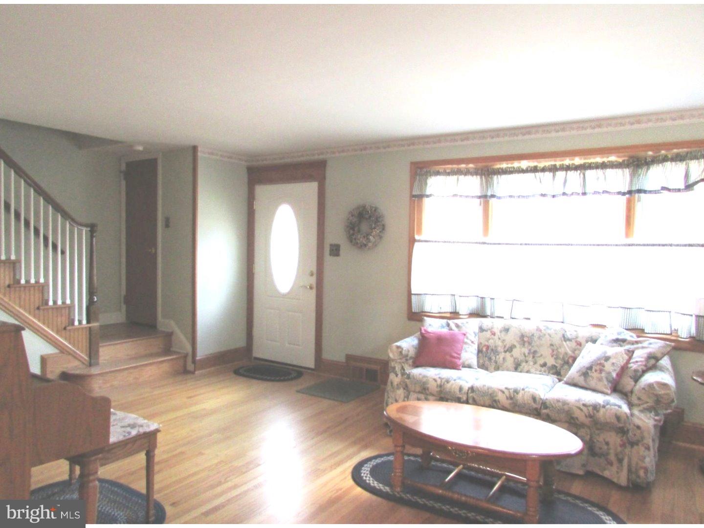 407 Yale Road Haddon Township, NJ 08033 - Photo 3 of 24 Living Room