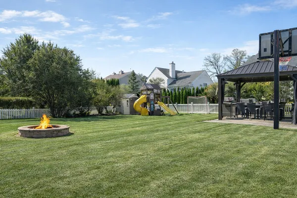 $928,000 | 55 Willow Road, Wheeling, IL 60090