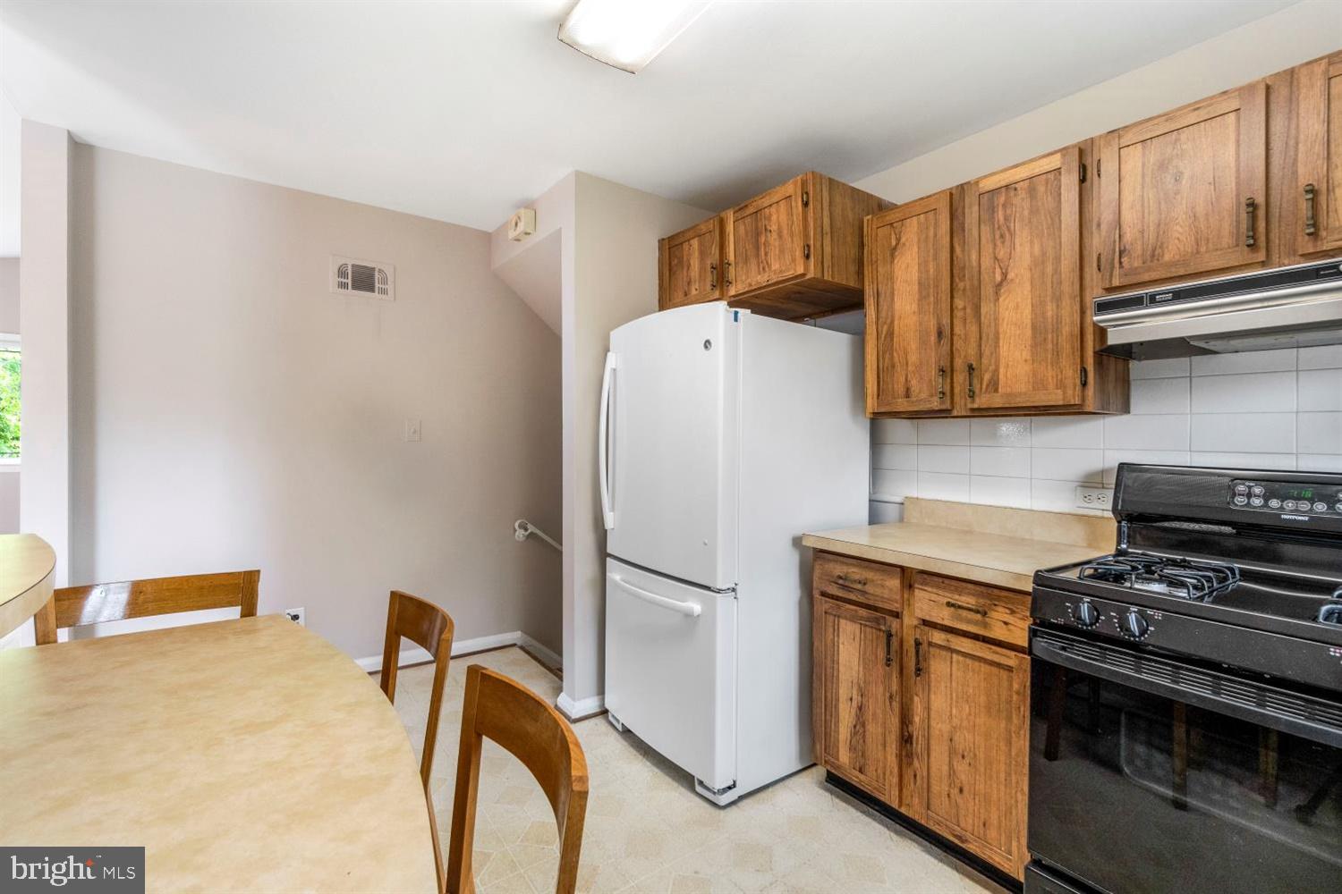 7315 Campfield Road Baltimore, MD 21208 - Photo 17 of 35