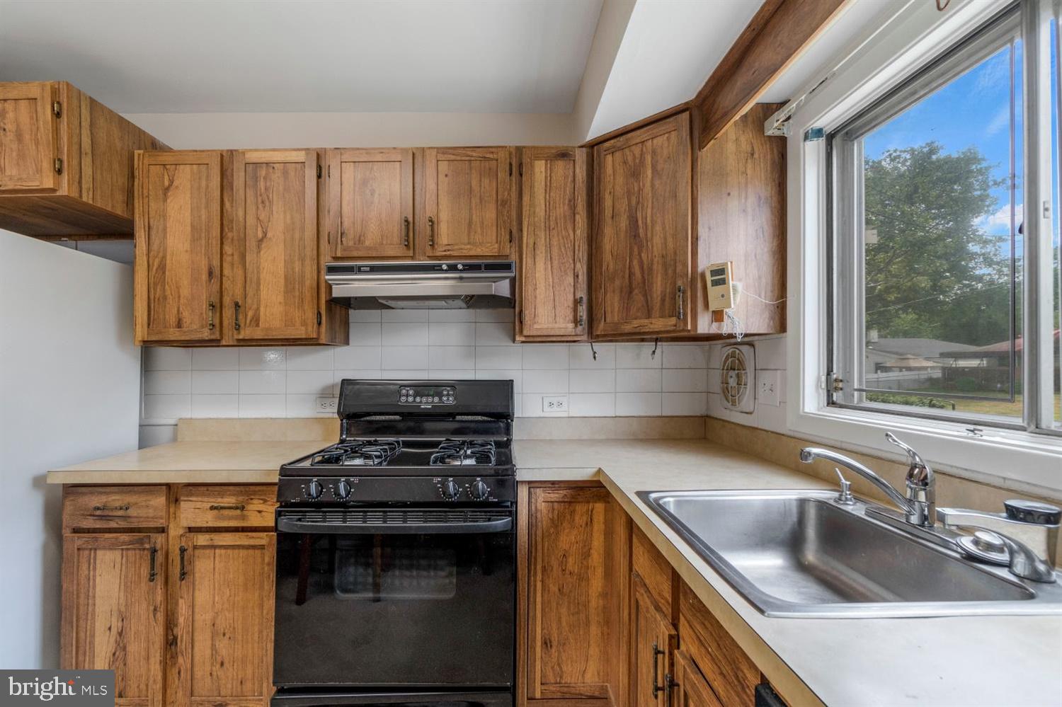 7315 Campfield Road Baltimore, MD 21208 - Photo 18 of 35
