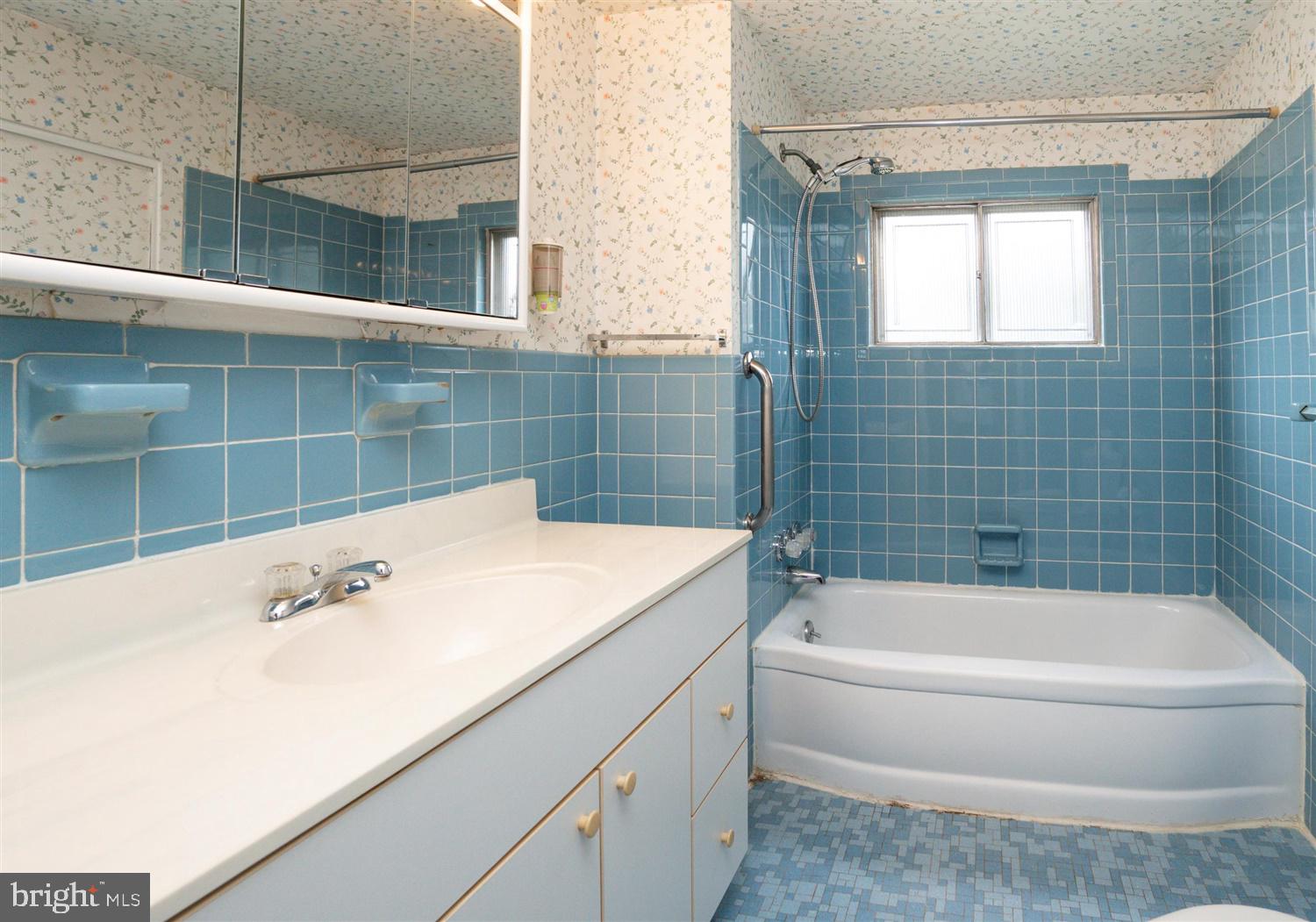 7315 Campfield Road Baltimore, MD 21208 - Photo 19 of 35 Main full bath