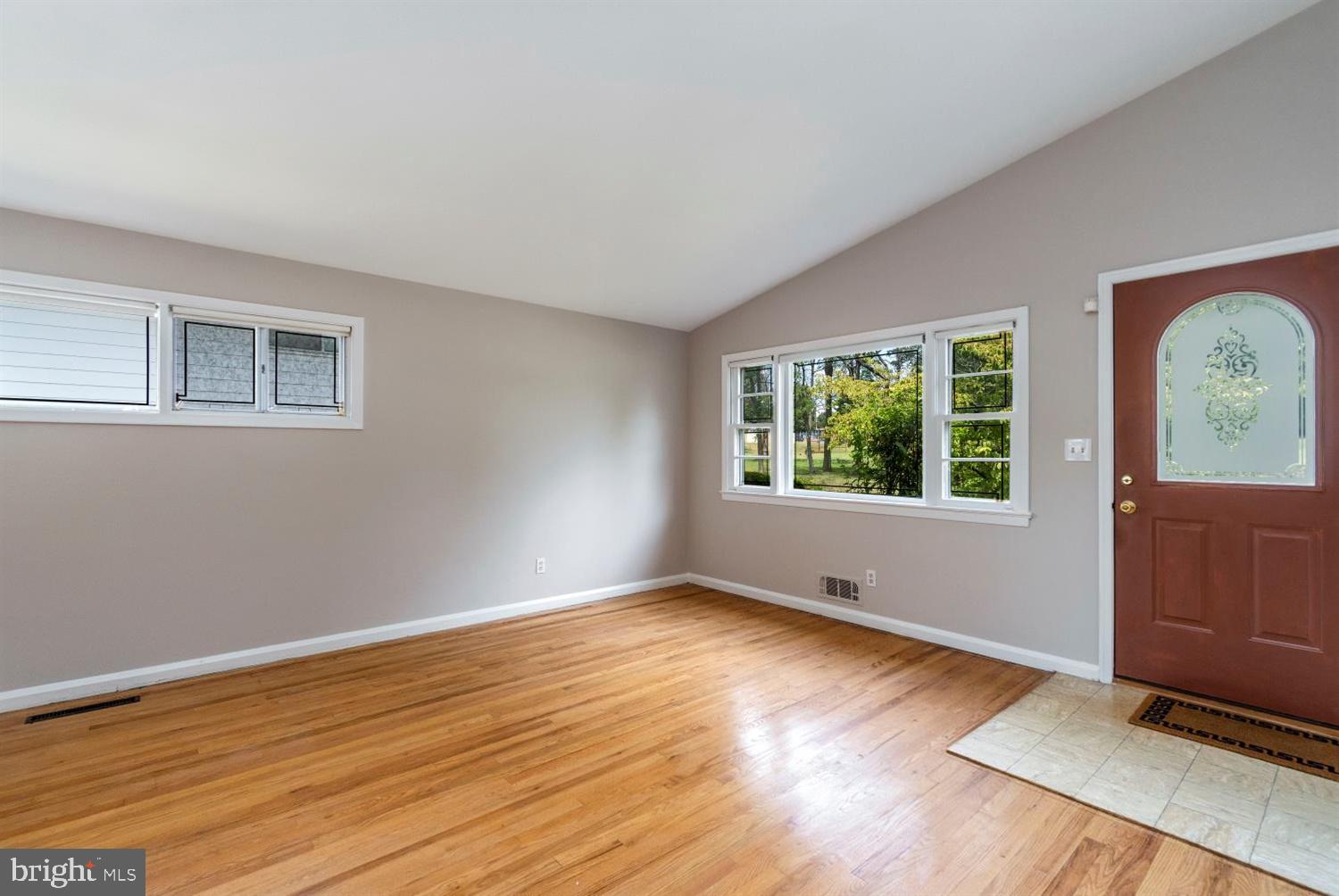 7315 Campfield Road Baltimore, MD 21208 - Photo 8 of 35 Bright and open