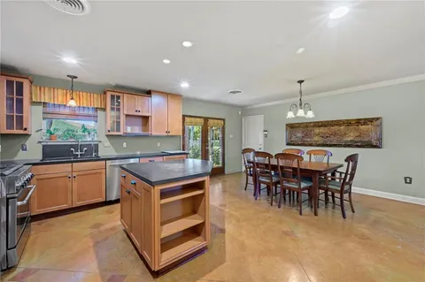 $330,000 | 2104 Belmont Place, Metairie, LA 70001