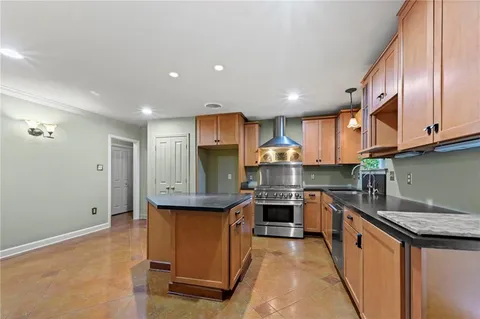 $330,000 | 2104 Belmont Place, Metairie, LA 70001