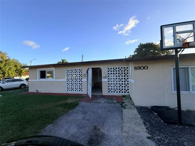 $450,000 | 8900 Northwest 26th Place, Sunrise, FL 33322