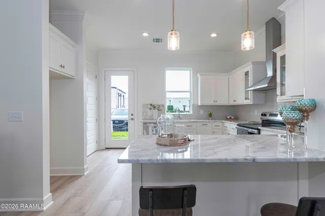 $1,950 | 1510 Kaliste Saloom Road, Unit 406, Lafayette, LA 70508