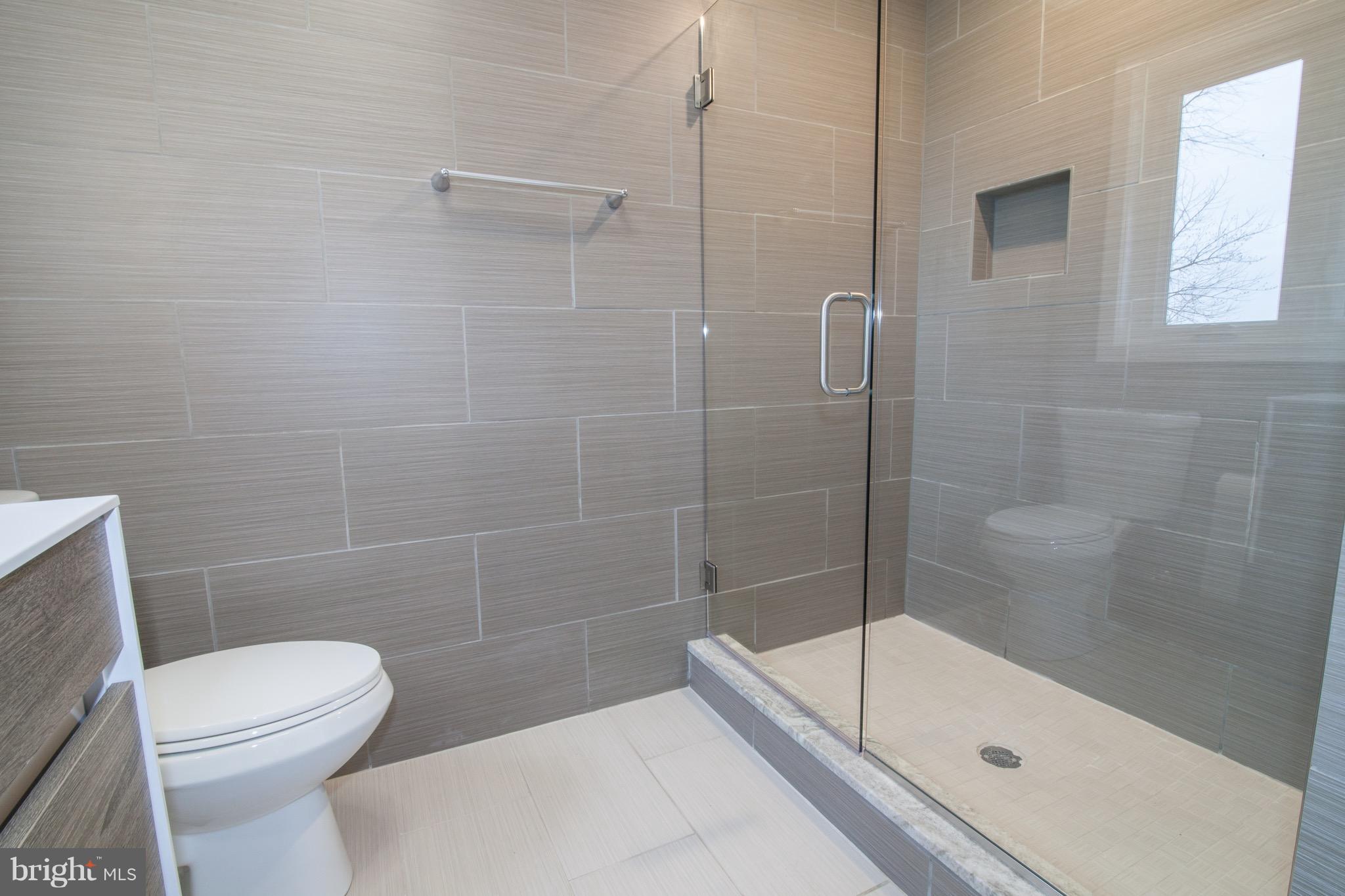 201 Davis Road Street, MD 21154 - Photo 19 of 28 Bath (Master)