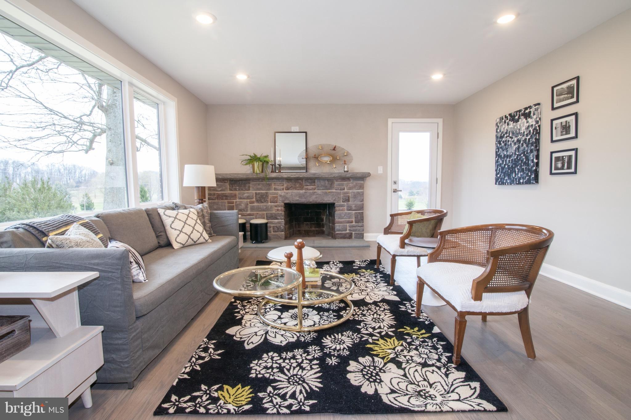 201 Davis Road Street, MD 21154 - Photo 6 of 28 Living Room