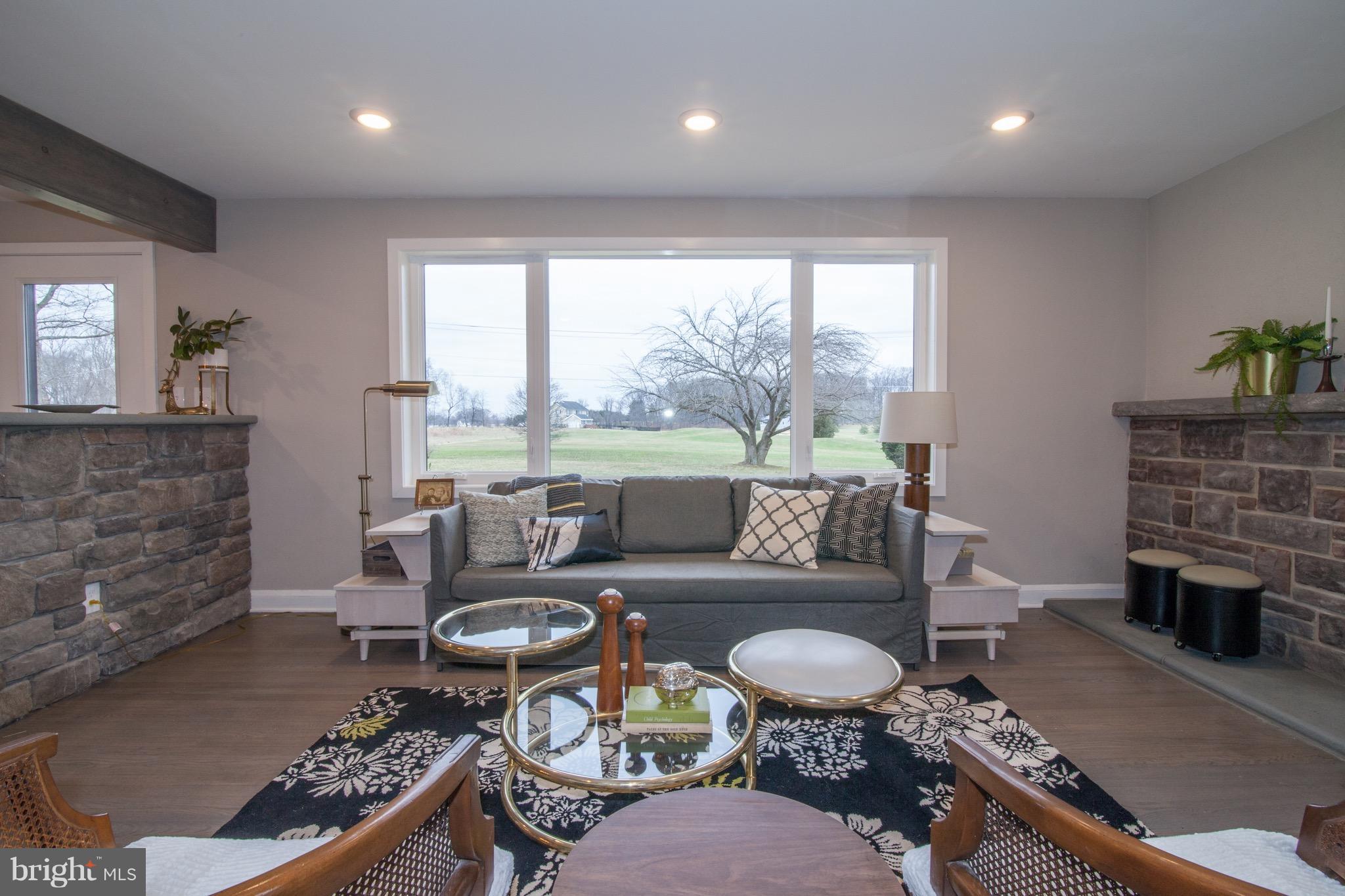 201 Davis Road Street, MD 21154 - Photo 7 of 28 Living Room