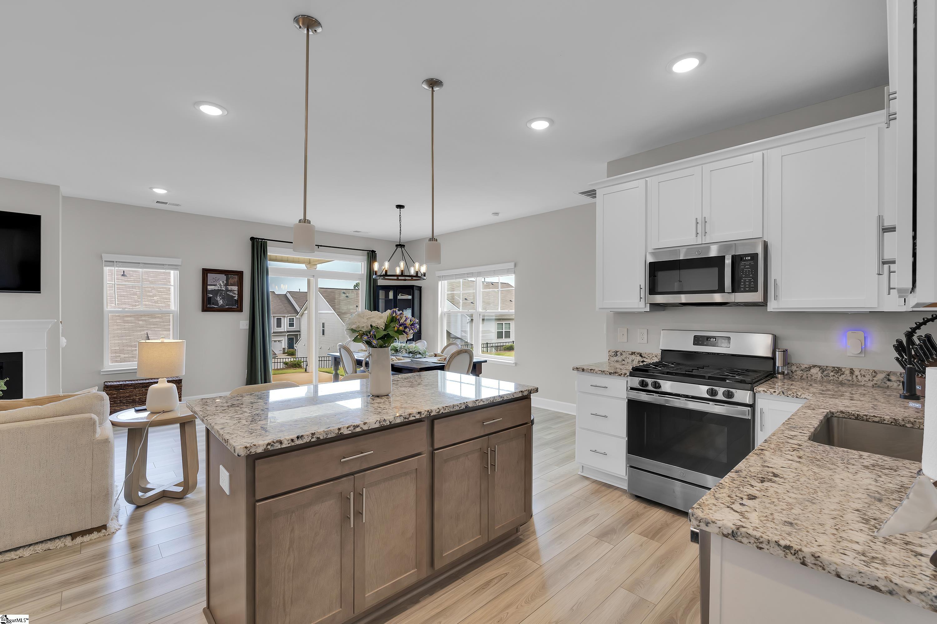 311 Hollenbeck Place Greenville, SC 29607 - Photo 7 of 24