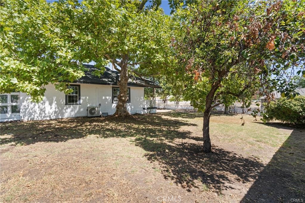 1220 Long Bar Road Oroville, CA 95966 - Photo 2 of 30 a front view of a house with tree s
