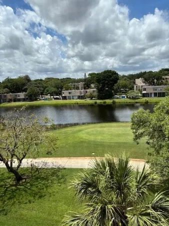 $2,400 | 1811 Sabal Palm Drive, Unit 405, Davie, FL 33324