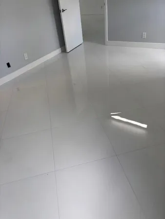 $2,400 | 1811 Sabal Palm Drive, Unit 405, Davie, FL 33324