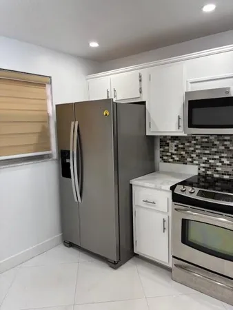 $2,400 | 1811 Sabal Palm Drive, Unit 405, Davie, FL 33324