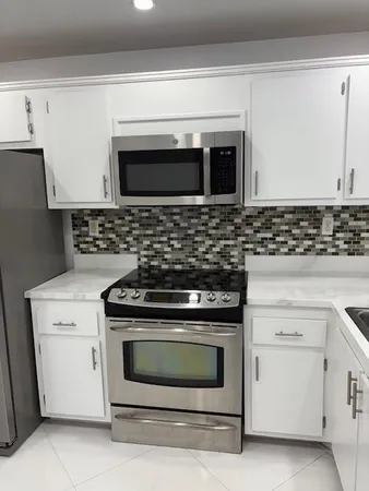 $2,400 | 1811 Sabal Palm Drive, Unit 405, Davie, FL 33324