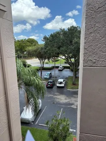 $2,400 | 1811 Sabal Palm Drive, Unit 405, Davie, FL 33324