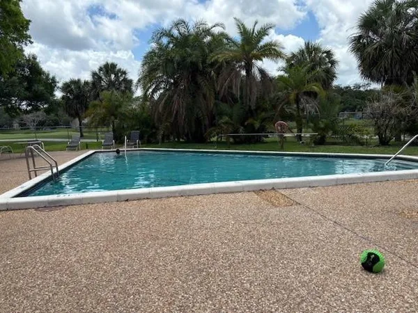 $2,400 | 1811 Sabal Palm Drive, Unit 405, Davie, FL 33324