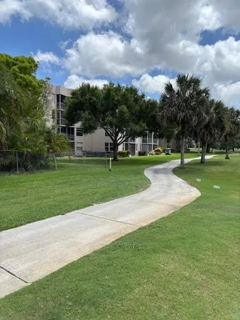 $2,400 | 1811 Sabal Palm Drive, Unit 405, Davie, FL 33324