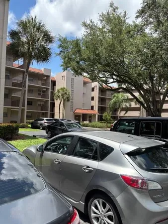 $2,400 | 1811 Sabal Palm Drive, Unit 405, Davie, FL 33324