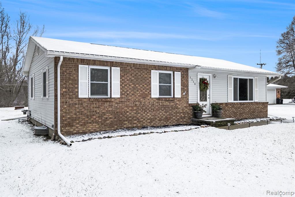 1318 East Burnside Road North Branch, MI 48461 - Photo 3 of 42
