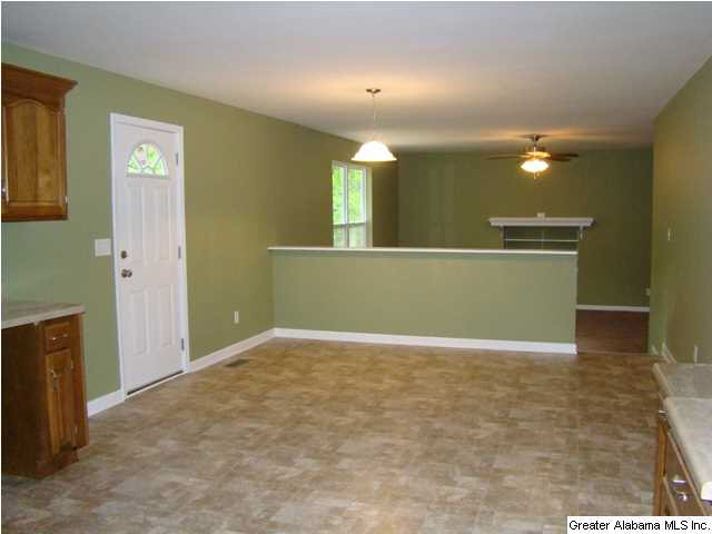 1024 Comanche Trail Anniston, AL 36206 - Photo 3 of 26
