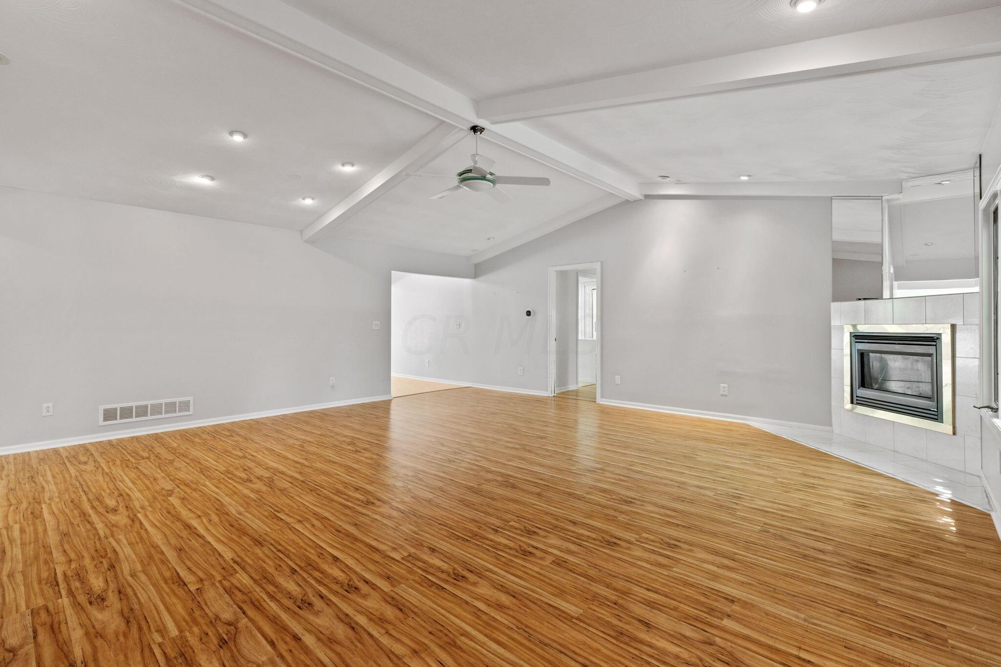8945 Cheshire Road Sunbury, OH 43074 - Photo 14 of 56 Huge Great Room