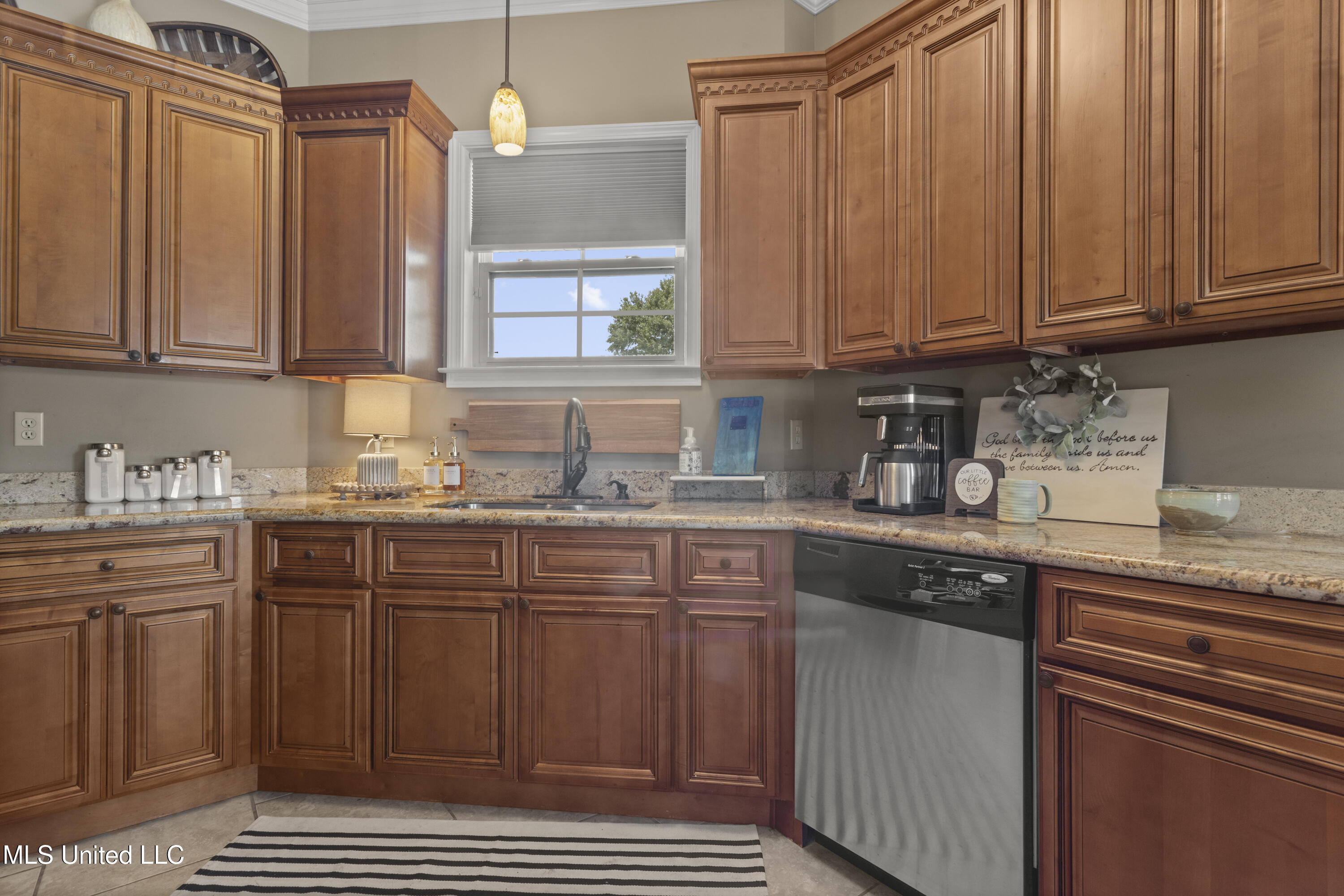 13728 Ridgehaven Way Gulfport, MS 39503 - Photo 8 of 23 Nice view with window over the sink