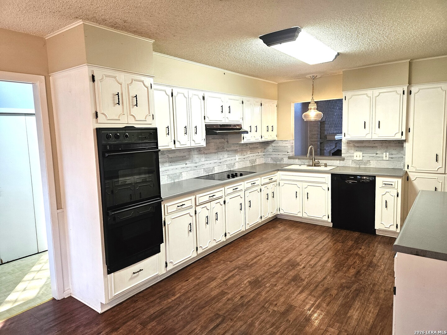 9349 Blazing Star Trail Garden Ridge, TX 78266 - Photo 3 of 55