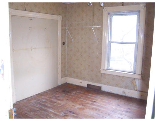 35 Cottage Street West Springfield, MA 01089 - Photo 3 of 7 Gallery Image 3