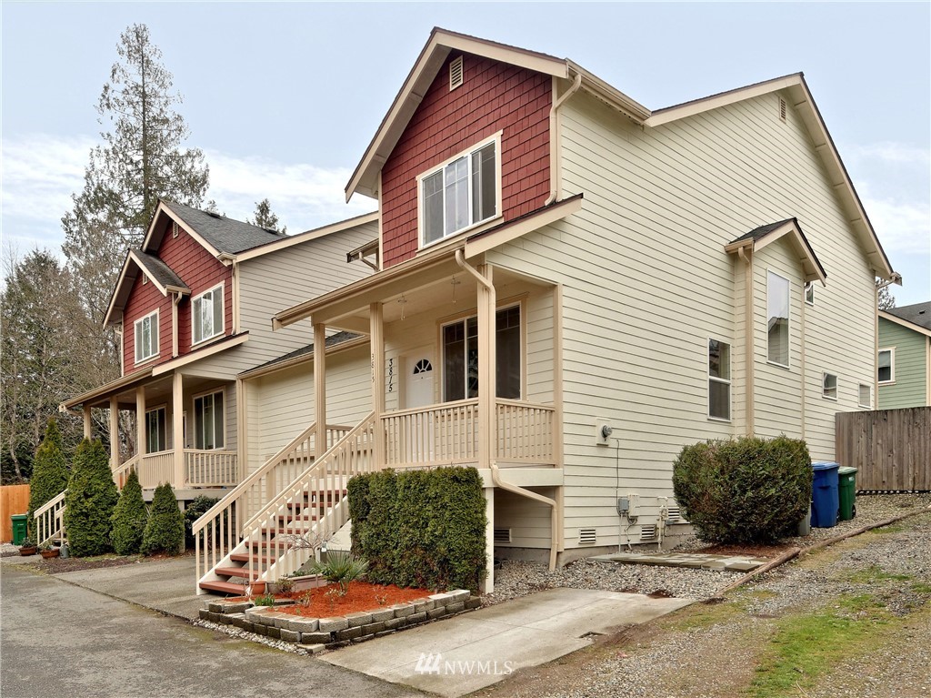 3815 Northeast 14th Place Renton, WA 98056 - Photo 2 of 19 Gallery Image 2