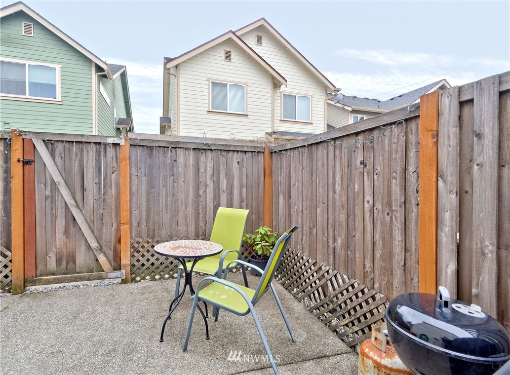 3815 Northeast 14th Place Renton, WA 98056 - Photo 14 of 19 Gallery Image 14