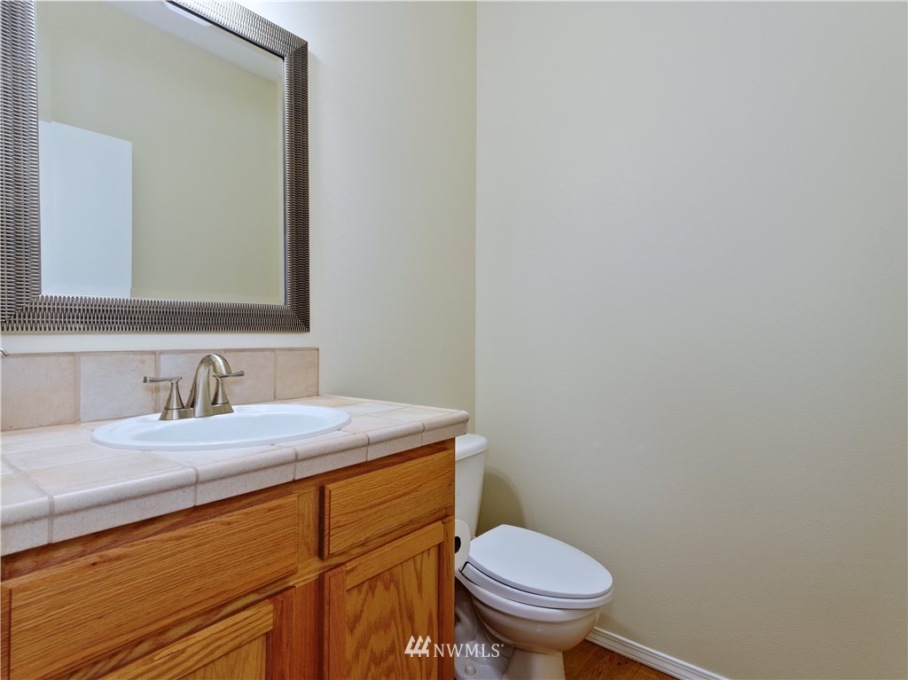 3815 Northeast 14th Place Renton, WA 98056 - Photo 7 of 19 Gallery Image 7