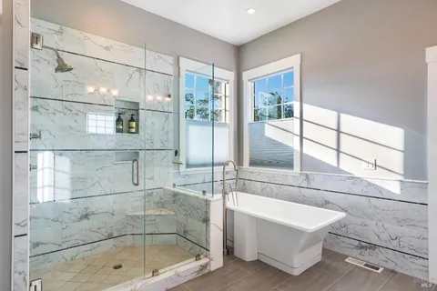 $2,995,000 | 235 Clear Ridge Drive, Healdsburg, CA 95448