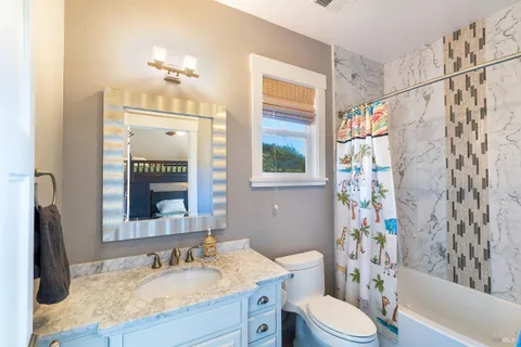 $2,995,000 | 235 Clear Ridge Drive, Healdsburg, CA 95448