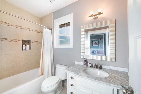 $2,995,000 | 235 Clear Ridge Drive, Healdsburg, CA 95448