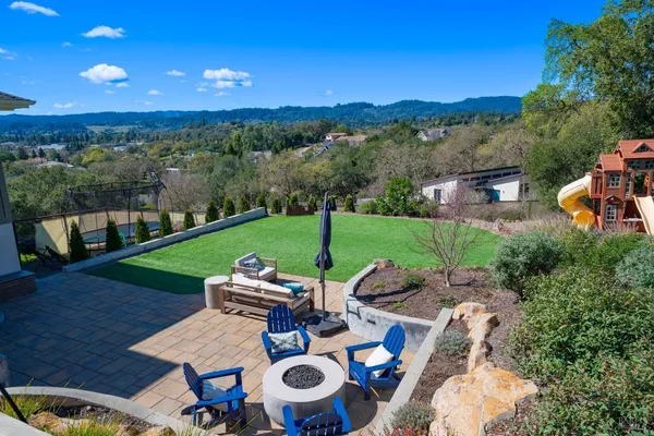 $2,995,000 | 235 Clear Ridge Drive, Healdsburg, CA 95448