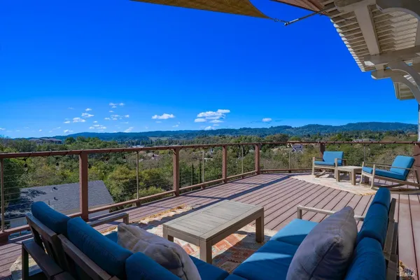$2,995,000 | 235 Clear Ridge Drive, Healdsburg, CA 95448