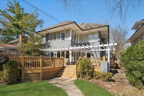 $1,675,000 | 829 Elmwood Avenue, Wilmette, IL 60091