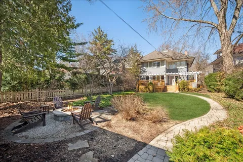 $1,675,000 | 829 Elmwood Avenue, Wilmette, IL 60091
