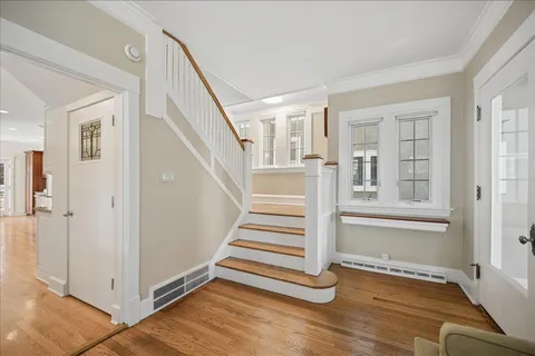 $1,675,000 | 829 Elmwood Avenue, Wilmette, IL 60091