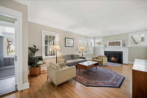 $1,675,000 | 829 Elmwood Avenue, Wilmette, IL 60091
