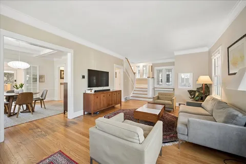 $1,675,000 | 829 Elmwood Avenue, Wilmette, IL 60091