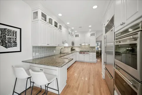 $1,675,000 | 829 Elmwood Avenue, Wilmette, IL 60091