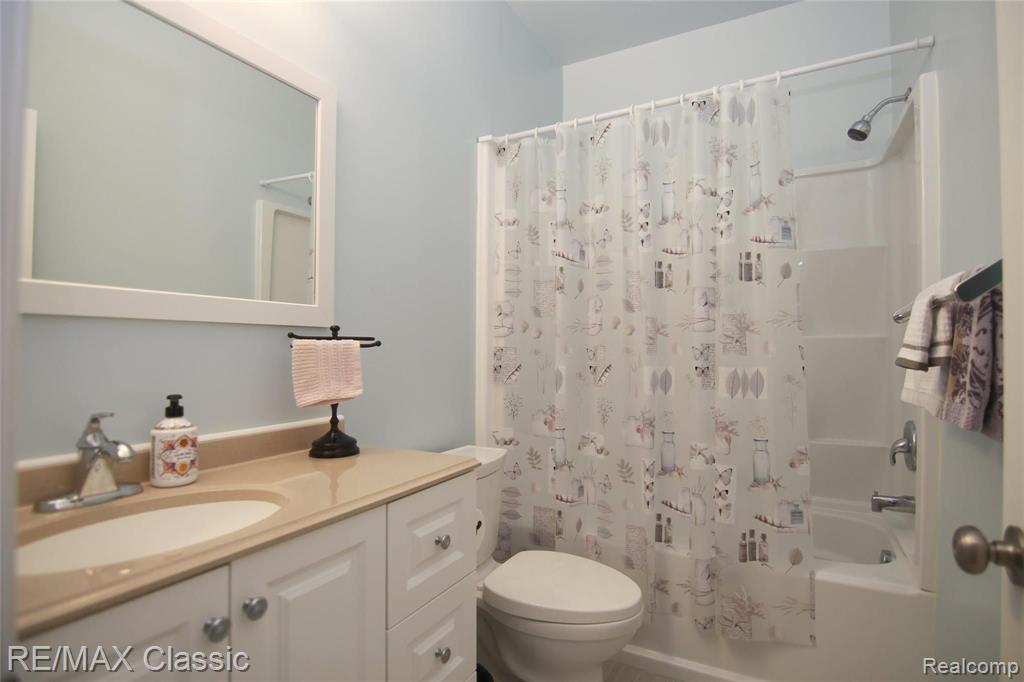 30788 Golden Ridge Novi, MI 48377 - Photo 25 of 35